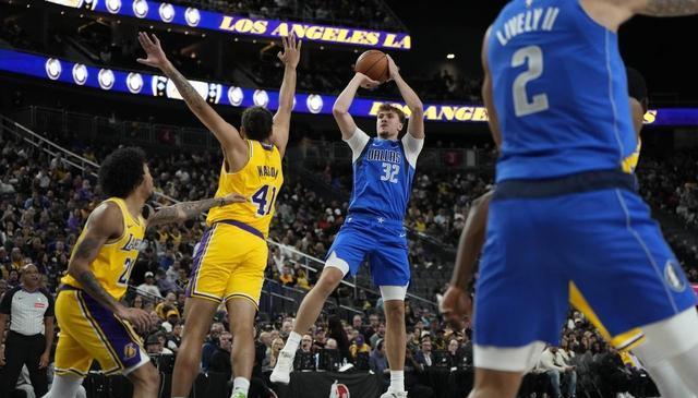 艾顿和斯玛, 但比赛中他, 海斯 艾顿和斯玛, 但比赛中他, 海斯